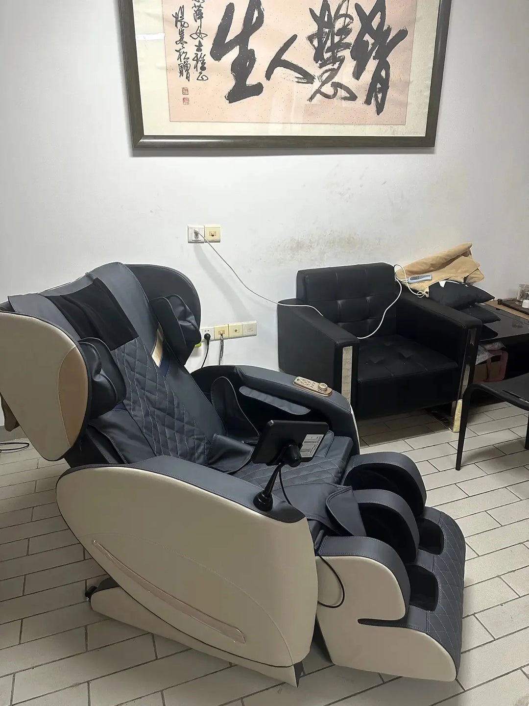 Luxury Zero Gravity Massage Chair – Full Body Electric Recliner with Shiatsu Massage, Air Compression, Heat & Bluetooth Audio
