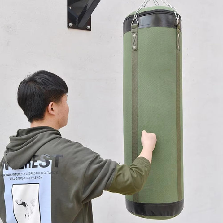 Premium PVC Boxing Sandbag – Durable Hanging Punching Bag for Indoor & Outdoor Training – Oxford Cloth & Sponge Material – Available in 60/80/100cm Sizes – Includes Chain for Secure Mounting
