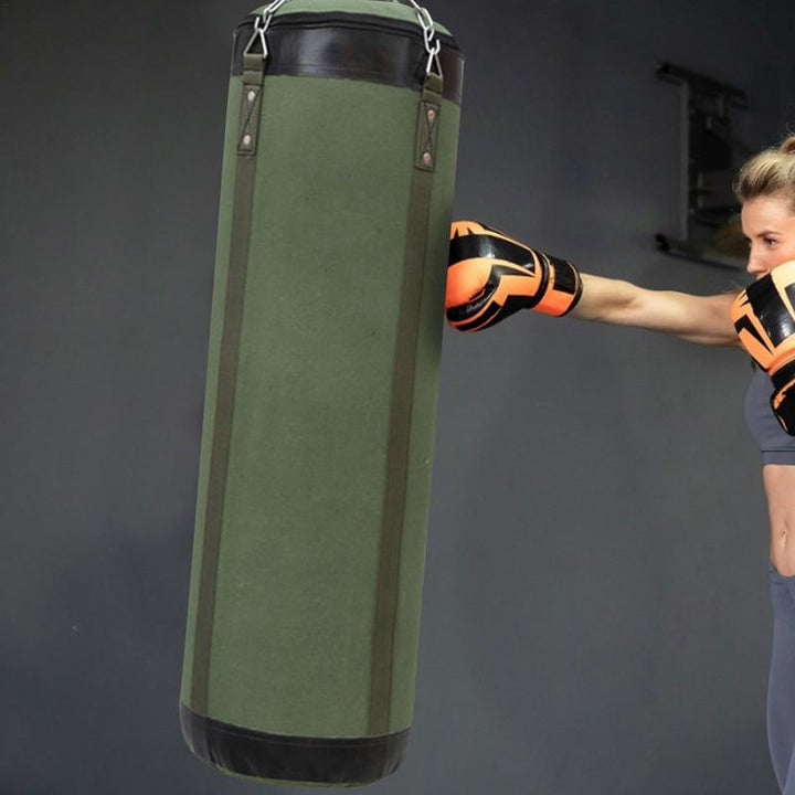 Premium PVC Boxing Sandbag – Durable Hanging Punching Bag for Indoor & Outdoor Training – Oxford Cloth & Sponge Material – Available in 60/80/100cm Sizes – Includes Chain for Secure Mounting